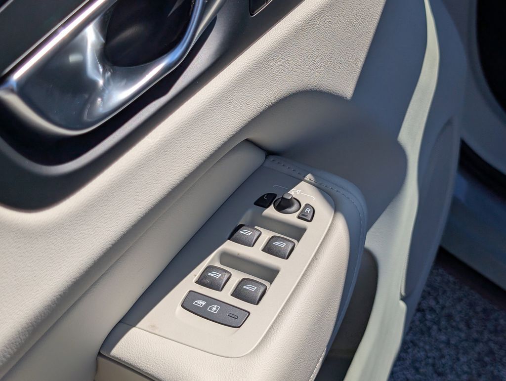 2026 Volvo XC60 Plug-In Hybrid T8 Ultra Hunt Valley MD