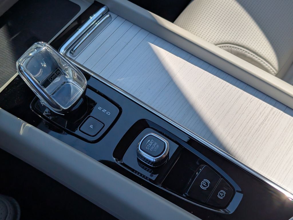 2026 Volvo XC60 Plug-In Hybrid T8 Ultra Hunt Valley MD