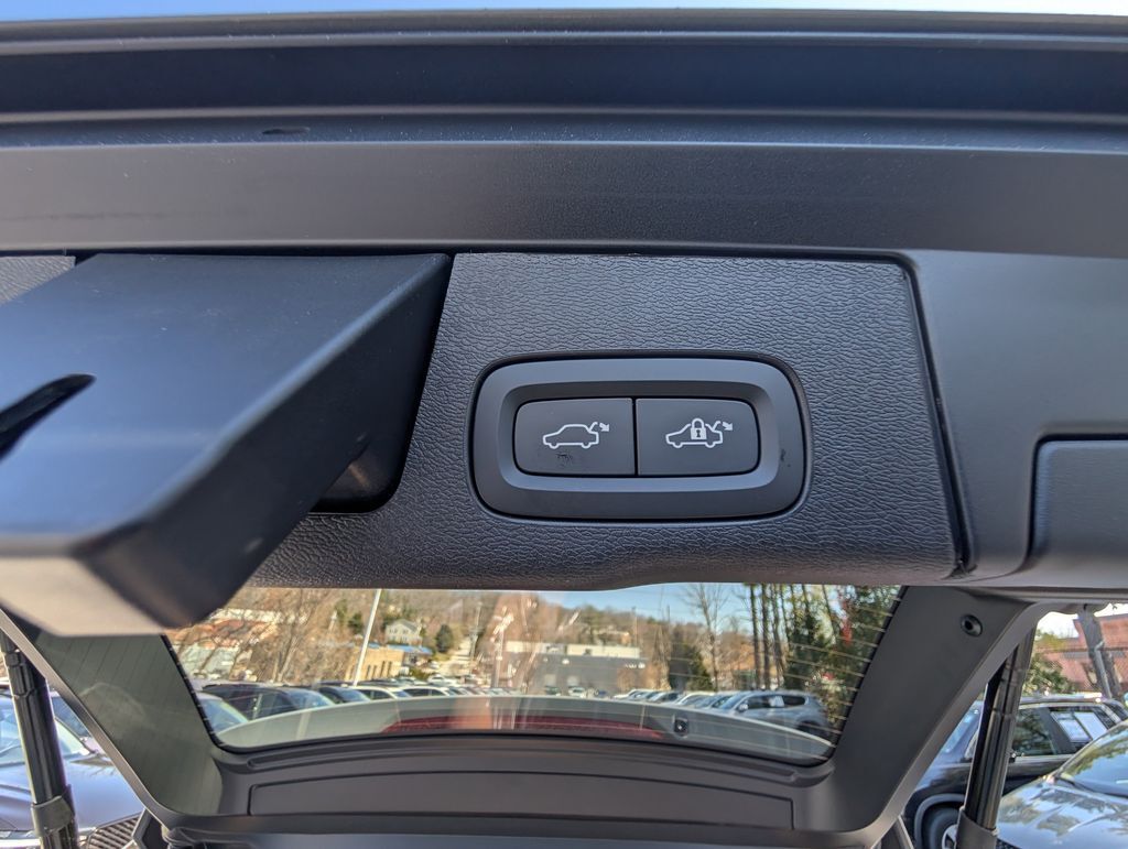 2026 Volvo XC60 Plug-In Hybrid T8 Ultra Hunt Valley MD