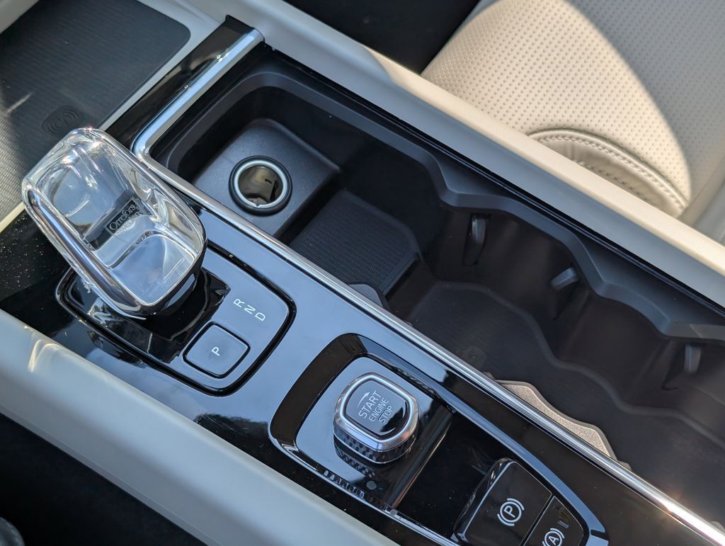 2026 Volvo XC60 Plug-In Hybrid T8 Ultra Hunt Valley MD