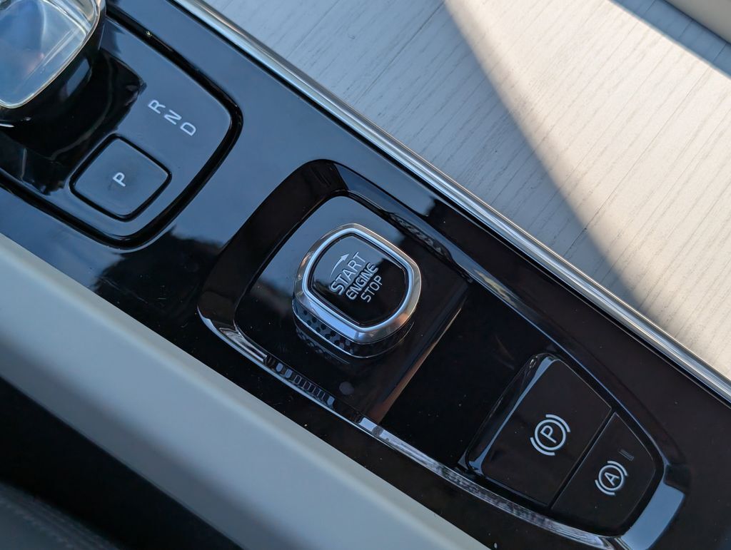 2026 Volvo XC60 Plug-In Hybrid T8 Ultra Hunt Valley MD