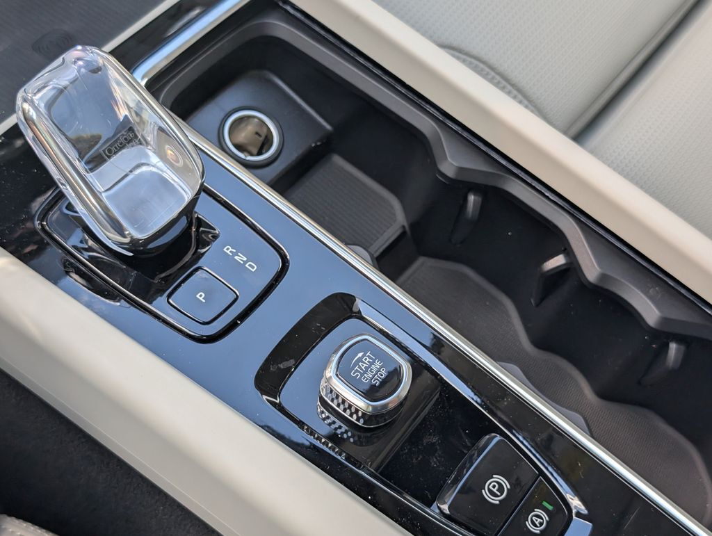 2026 Volvo XC60 Plug-In Hybrid T8 Ultra Hunt Valley MD
