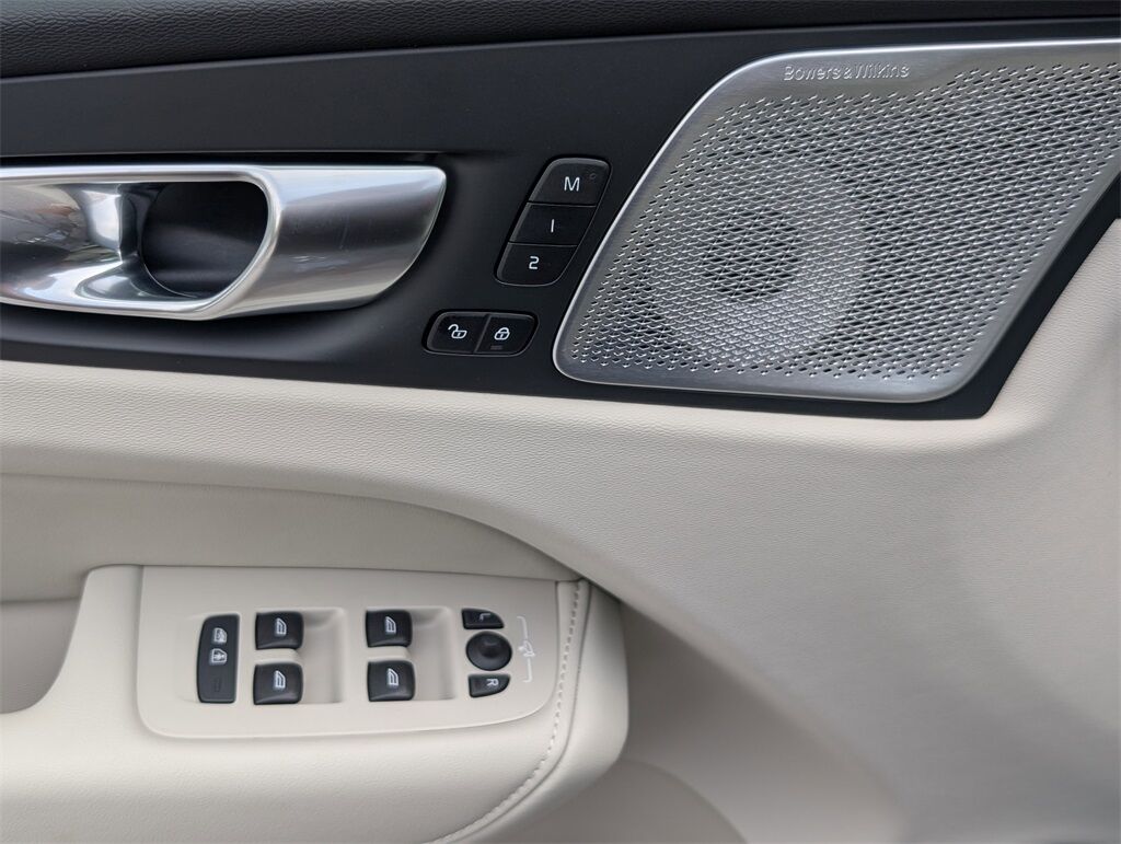 2026 Volvo XC60 Plug-In Hybrid T8 Ultra Hunt Valley MD