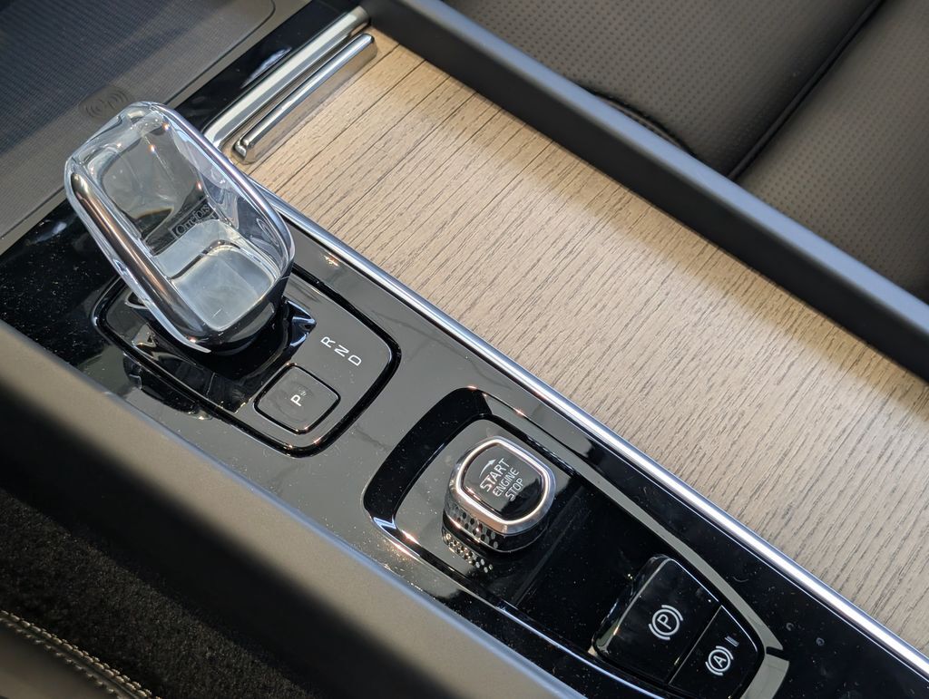 2026 Volvo XC60 Plug-In Hybrid T8 Ultra Hunt Valley MD