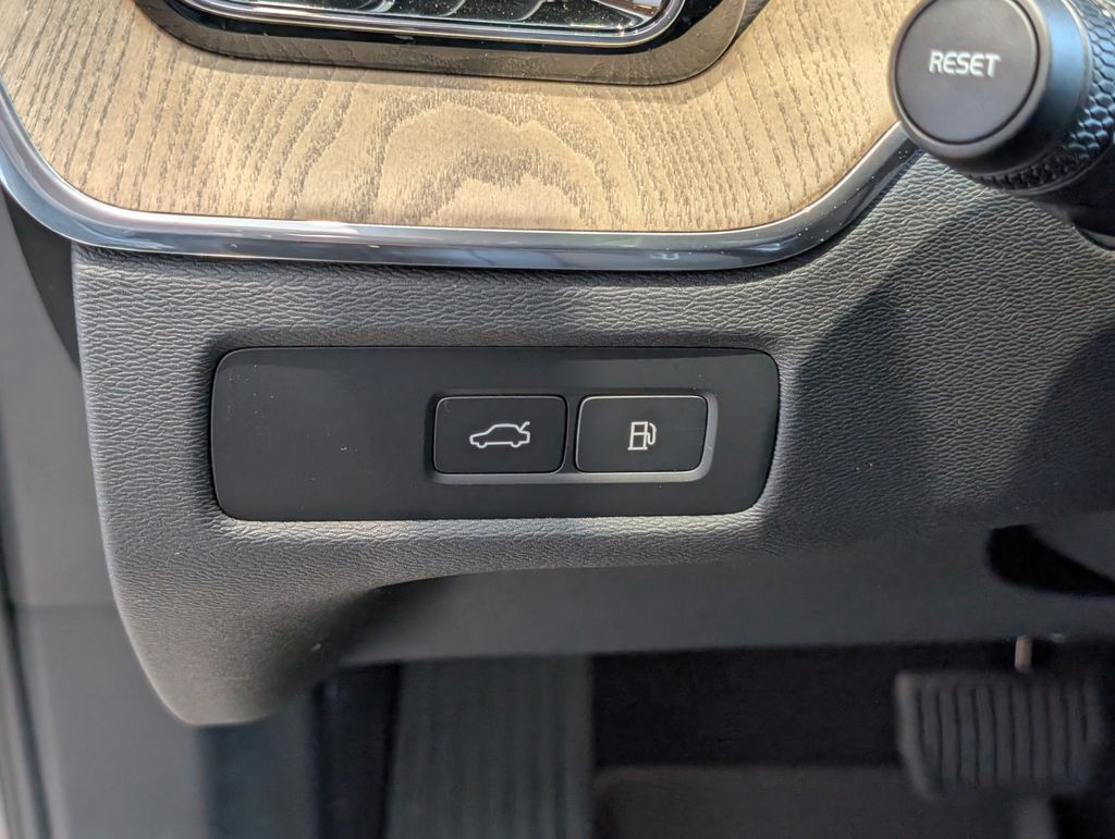2026 Volvo XC60 Plug-In Hybrid T8 Ultra Hunt Valley MD