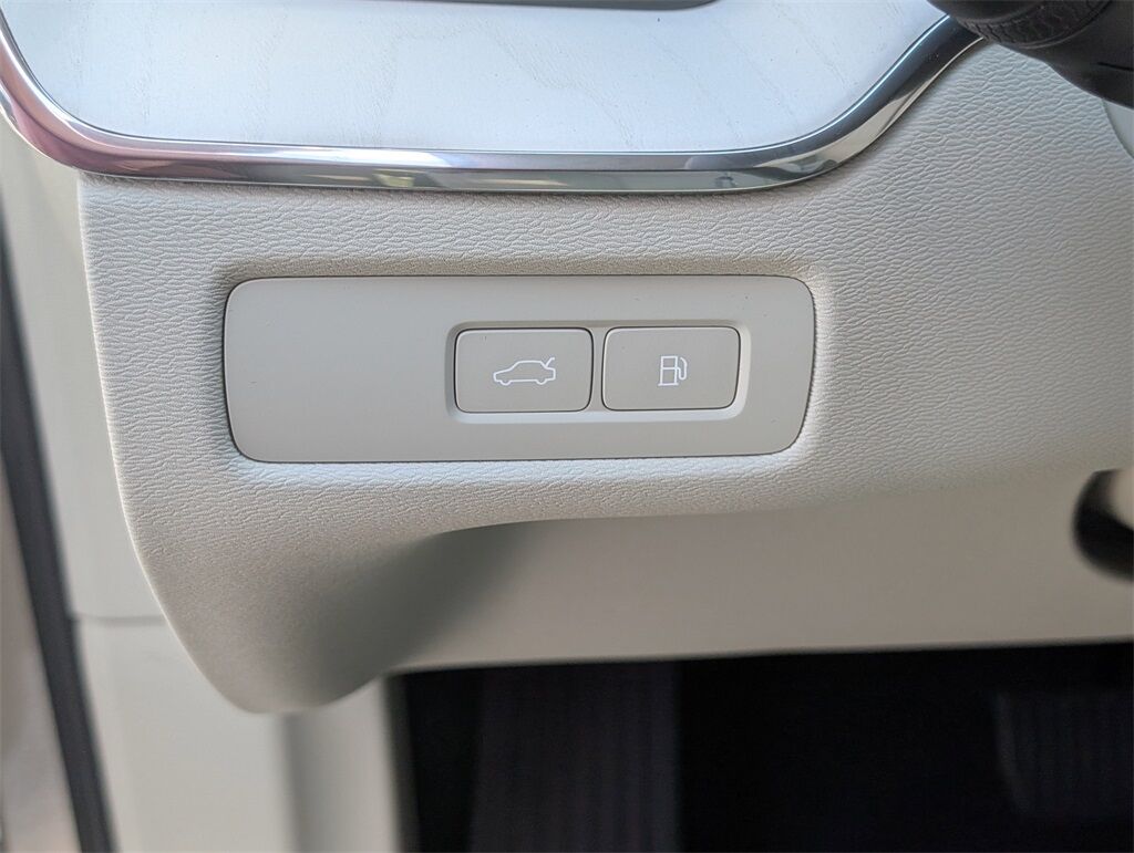 2026 Volvo XC60 Plug-In Hybrid T8 Ultra Hunt Valley MD