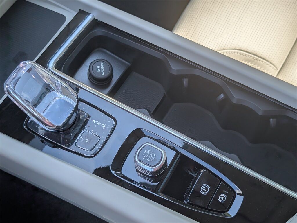2026 Volvo XC60 Plug-In Hybrid T8 Ultra Hunt Valley MD