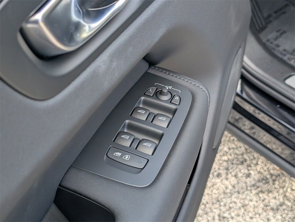 2026 Volvo XC60 Plug-In Hybrid T8 Ultra Hunt Valley MD