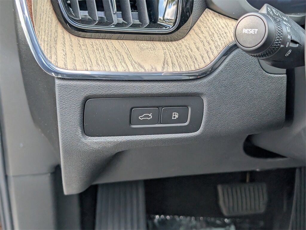 2026 Volvo XC60 Plug-In Hybrid T8 Ultra Hunt Valley MD