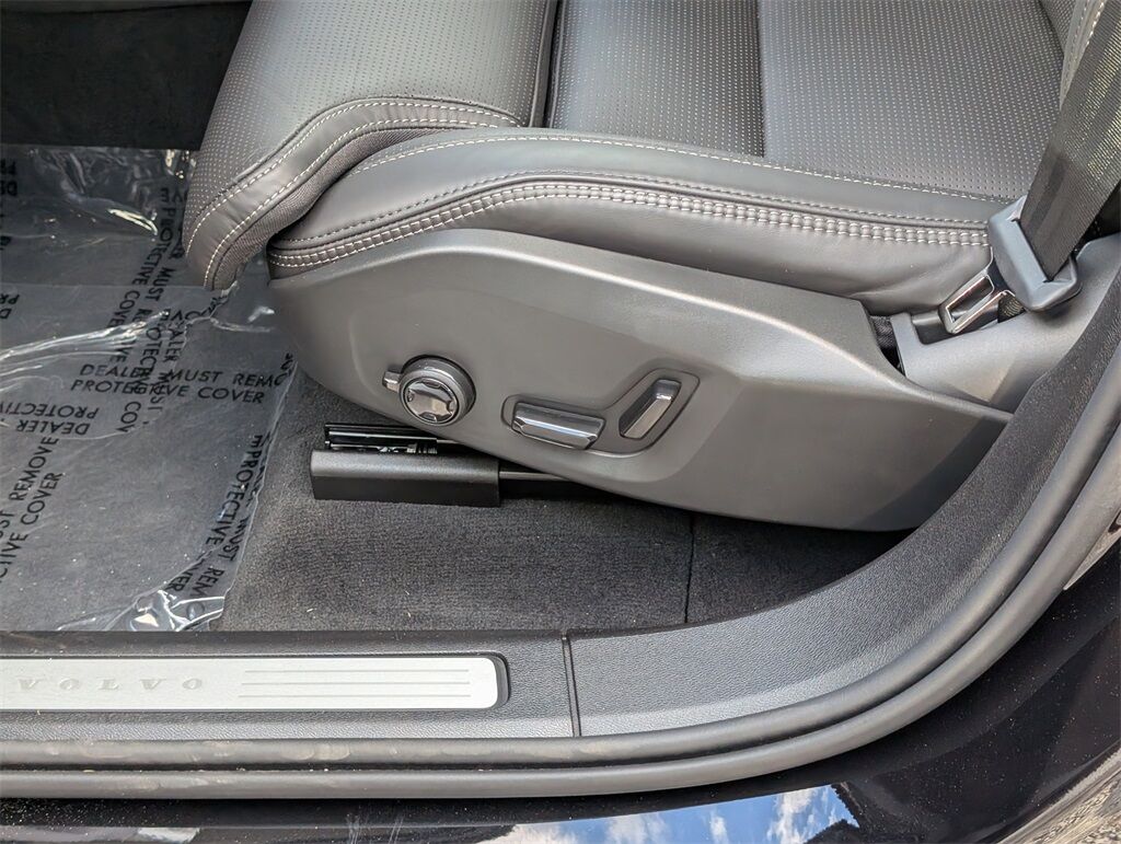 2026 Volvo XC60 Plug-In Hybrid T8 Ultra Hunt Valley MD