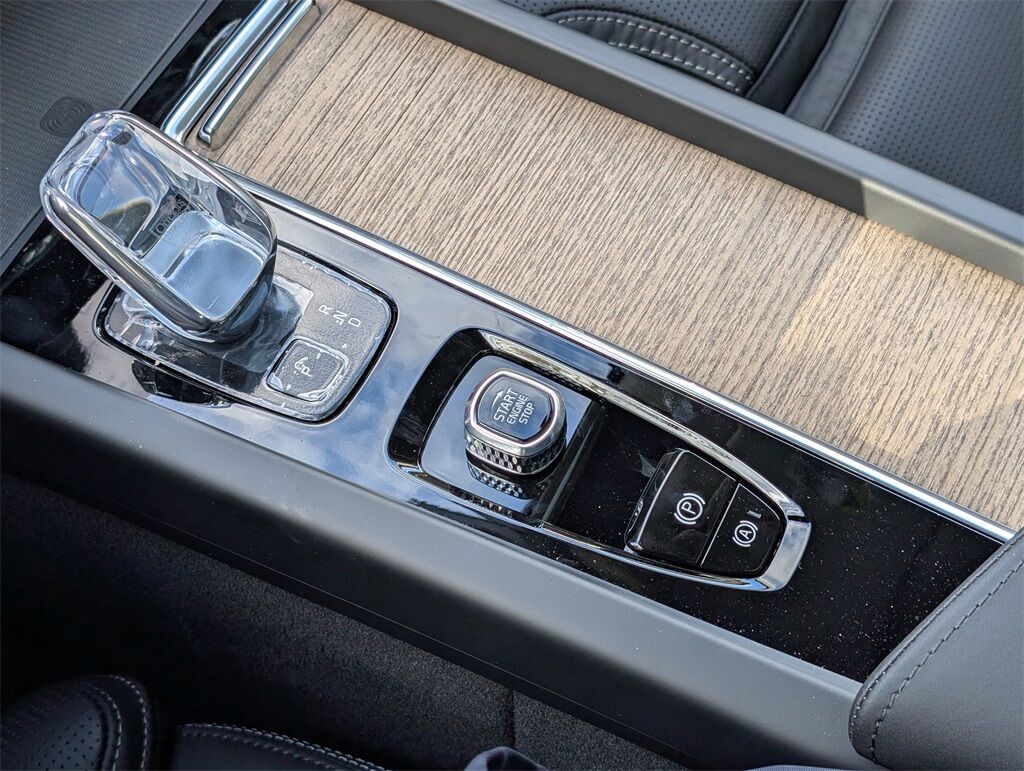 2026 Volvo XC60 Plug-In Hybrid T8 Ultra Hunt Valley MD