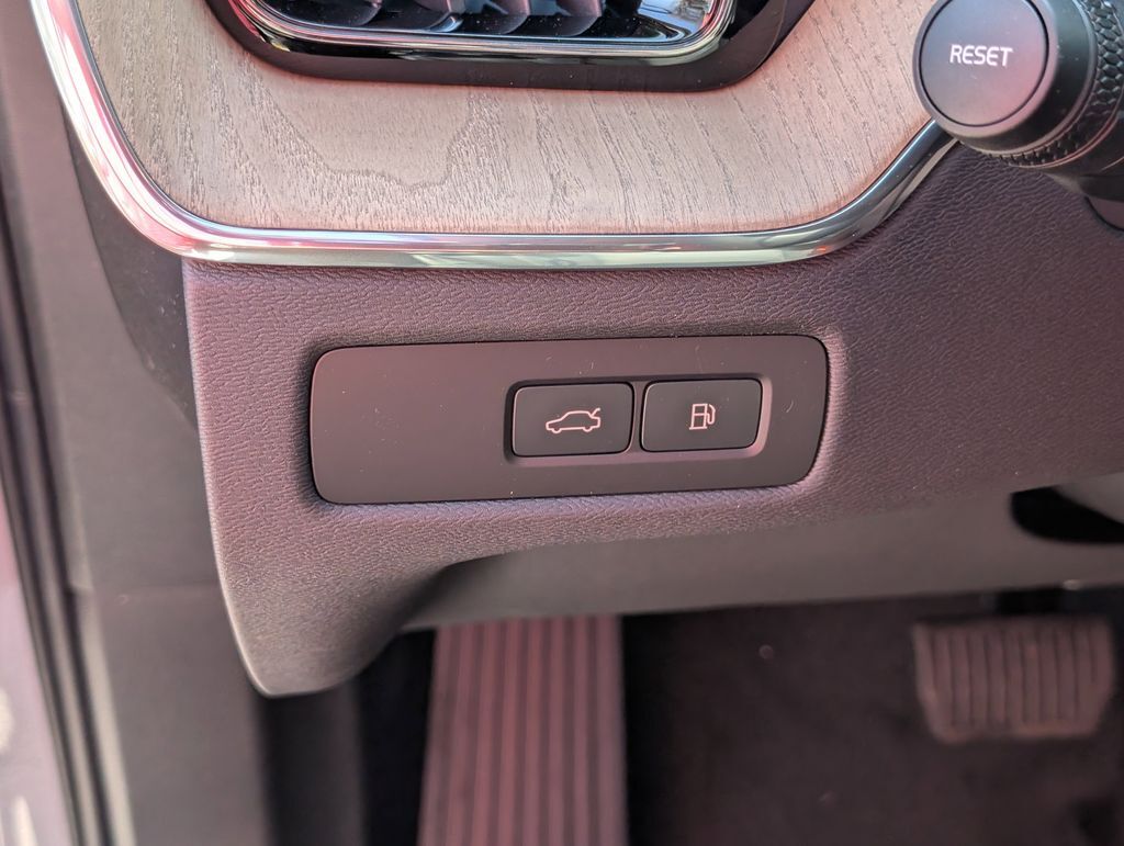 2026 Volvo XC60 Plug-In Hybrid T8 Ultra Hunt Valley MD