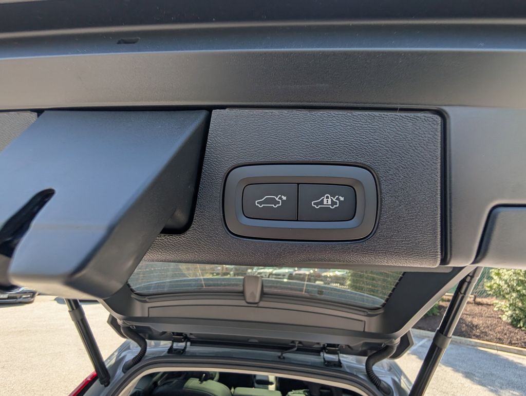 2026 Volvo XC60 Plug-In Hybrid T8 Ultra Hunt Valley MD