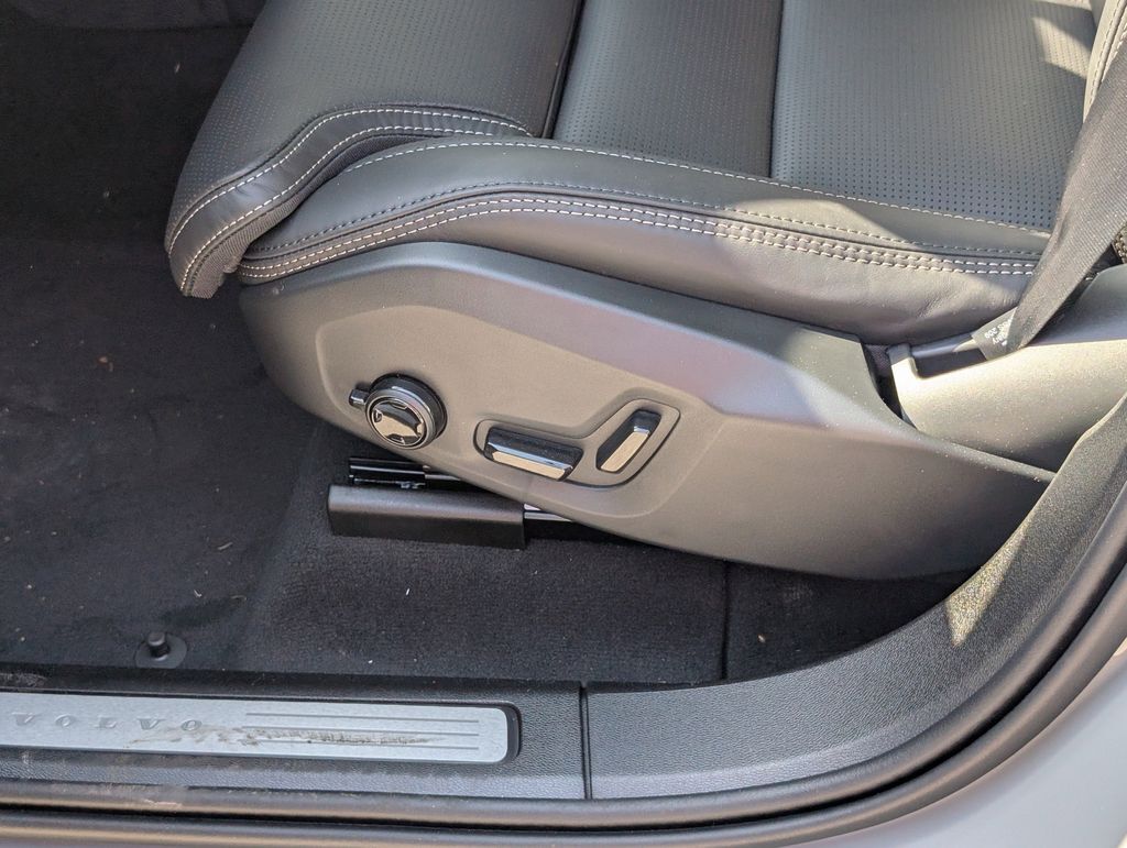 2026 Volvo XC60 Plug-In Hybrid T8 Ultra Hunt Valley MD