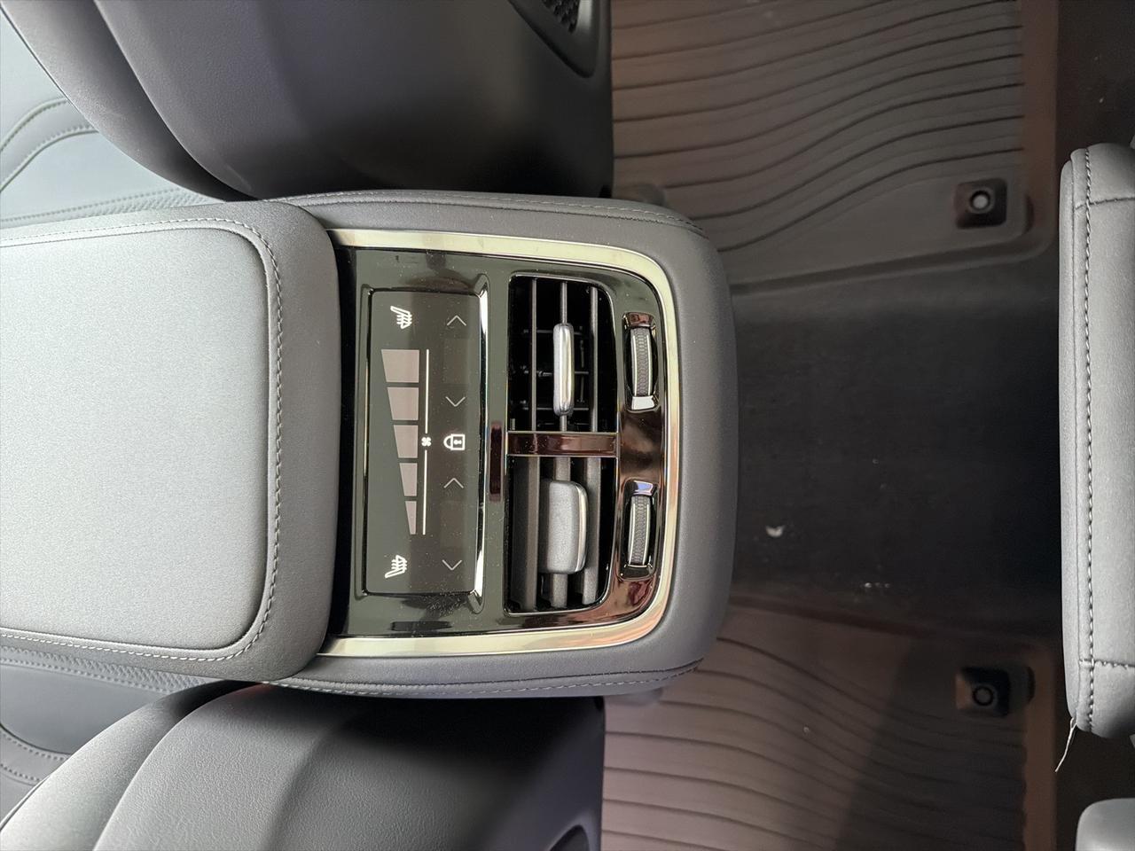 2026 Volvo XC90 B5 Core Bend OR