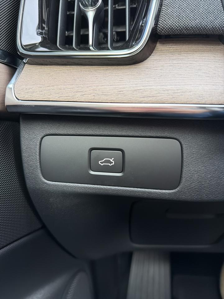 2026 Volvo XC90 B5 Core Bend OR