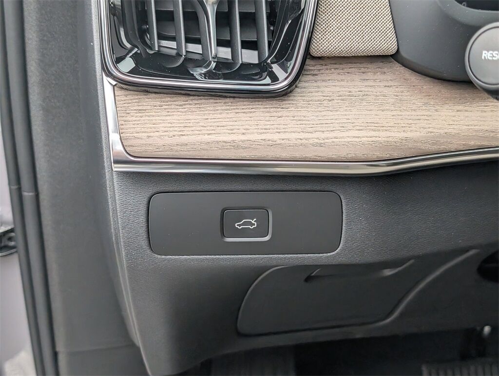 2026 Volvo XC90 B5 Core Hunt Valley MD