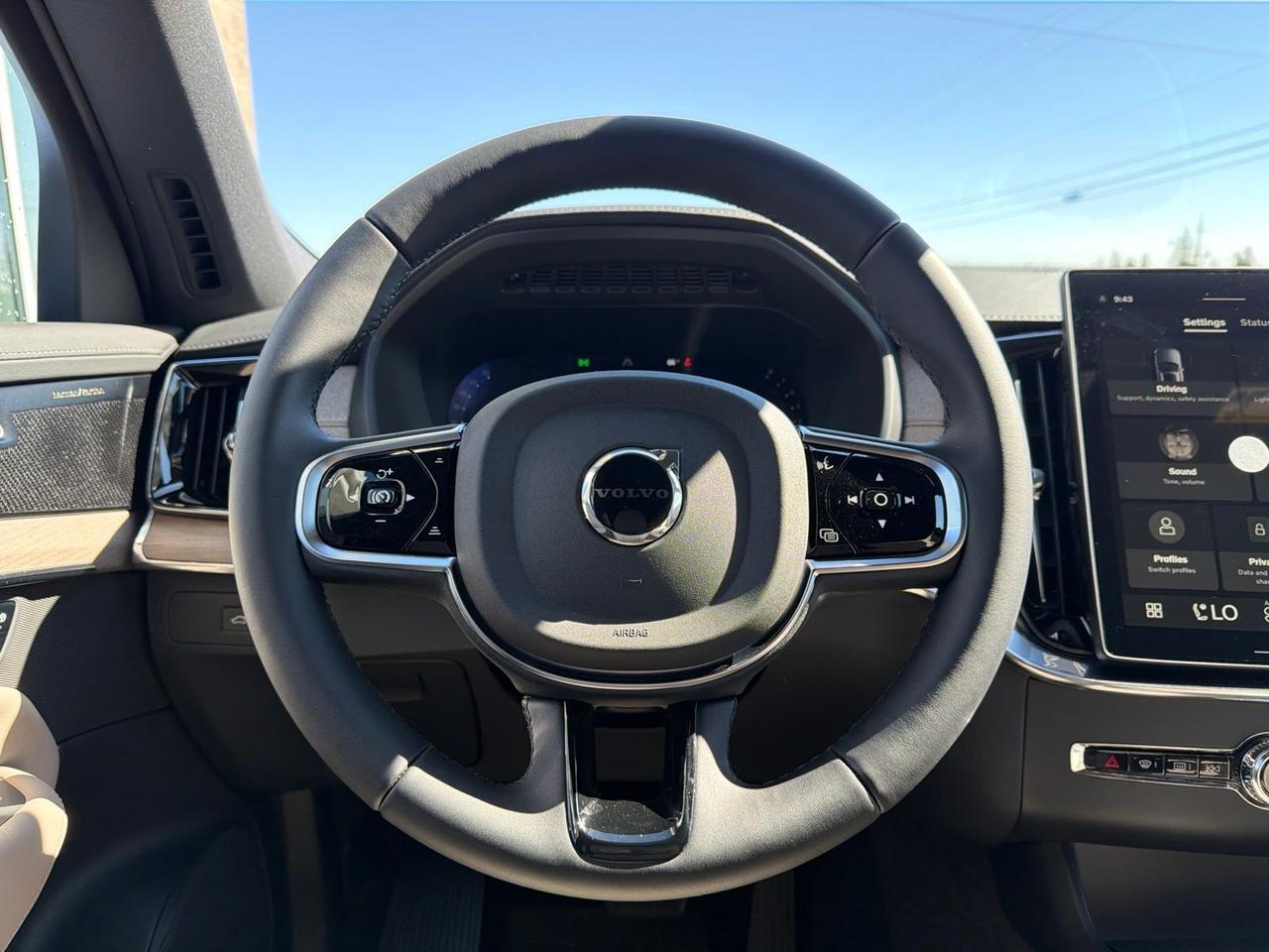 2026 Volvo XC90 B5 Plus Bend OR