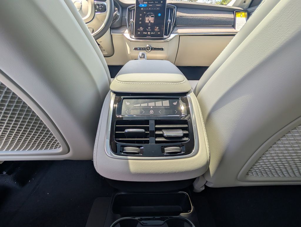 2026 Volvo XC90 B5 Ultra Hunt Valley MD
