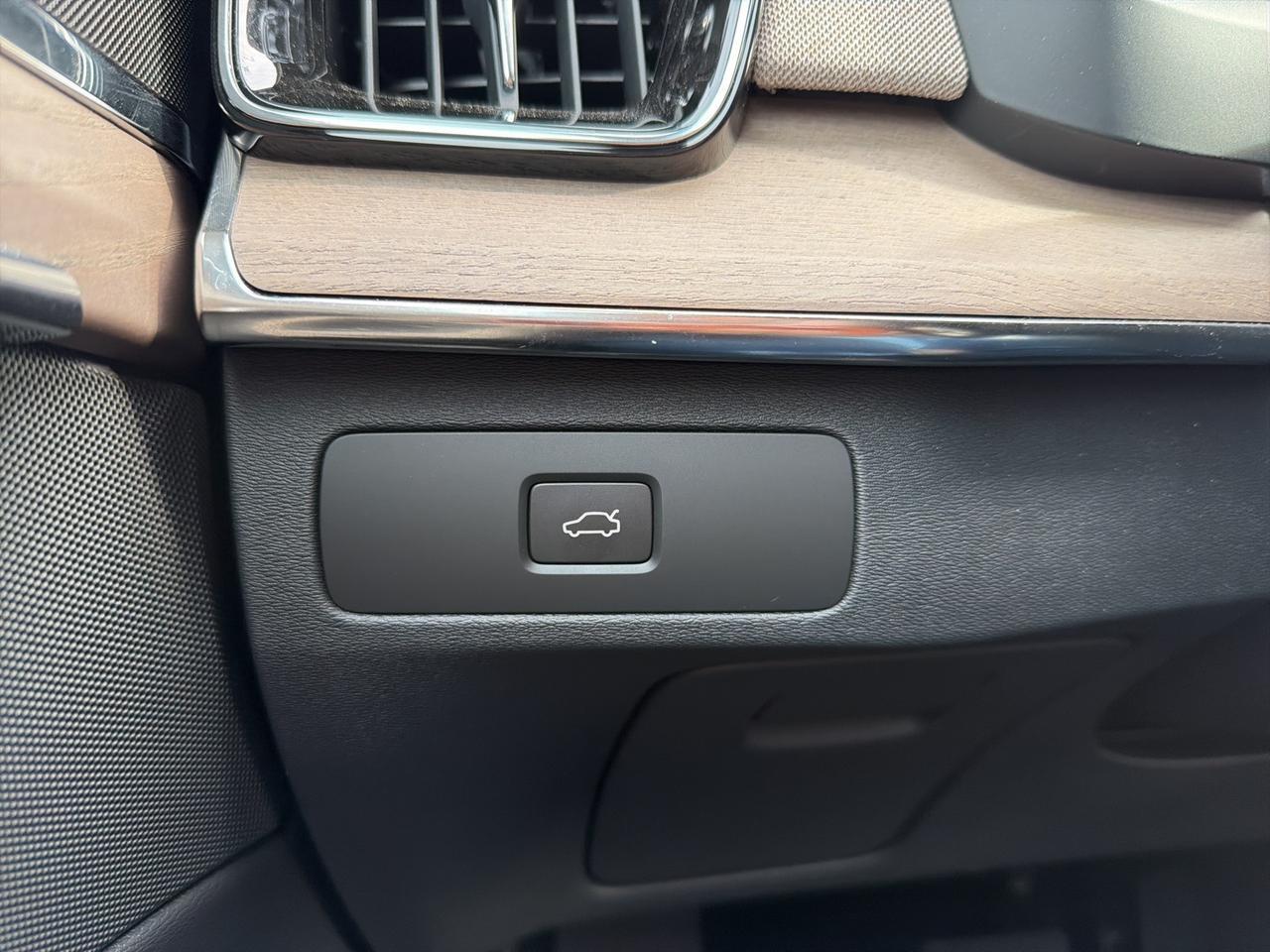 2026 Volvo XC90 B6 Core Bend OR