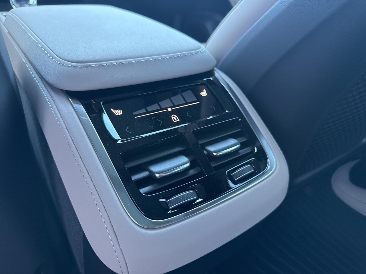 2026 Volvo XC90 B6 Core Bend OR