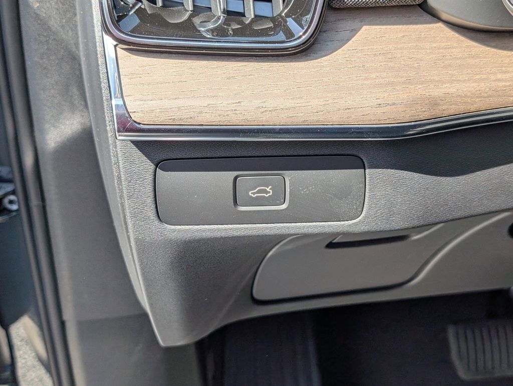 2026 Volvo XC90 B6 Plus 6-Seater Hunt Valley MD