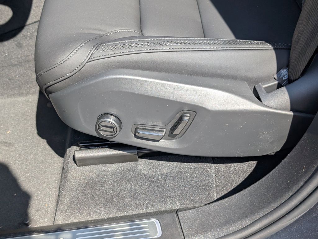 2026 Volvo XC90 B6 Plus 6-Seater Hunt Valley MD