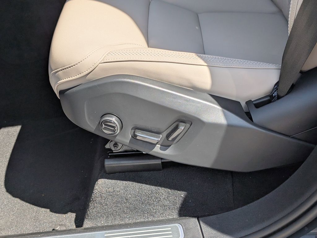 2026 Volvo XC90 B6 Plus 6-Seater Hunt Valley MD