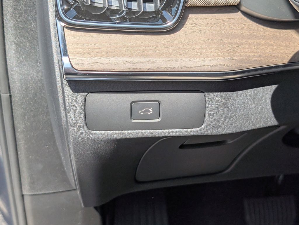 2026 Volvo XC90 B6 Plus 6-Seater Hunt Valley MD