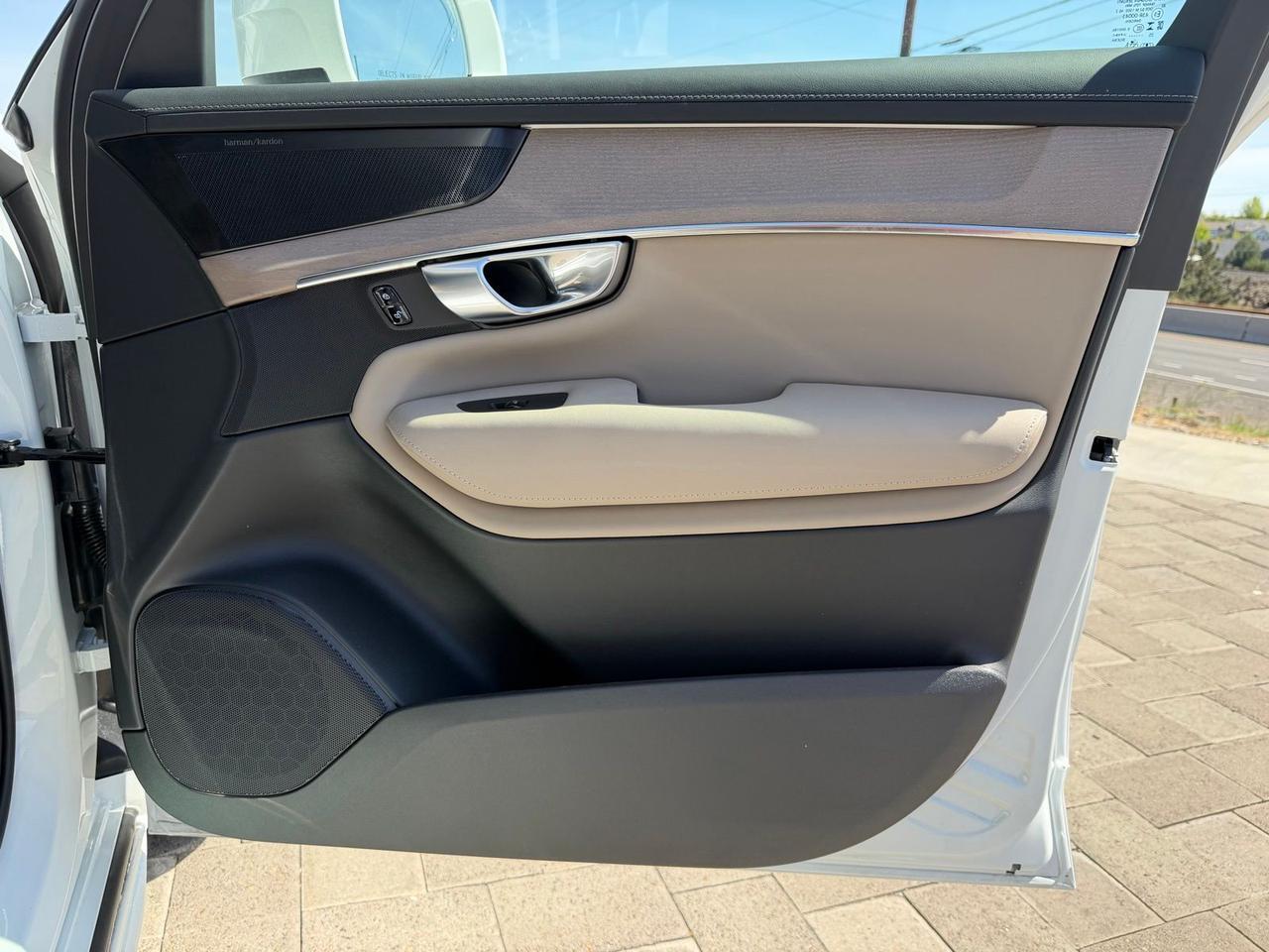 2026 Volvo XC90 B6 Plus 7-Seater Bend OR