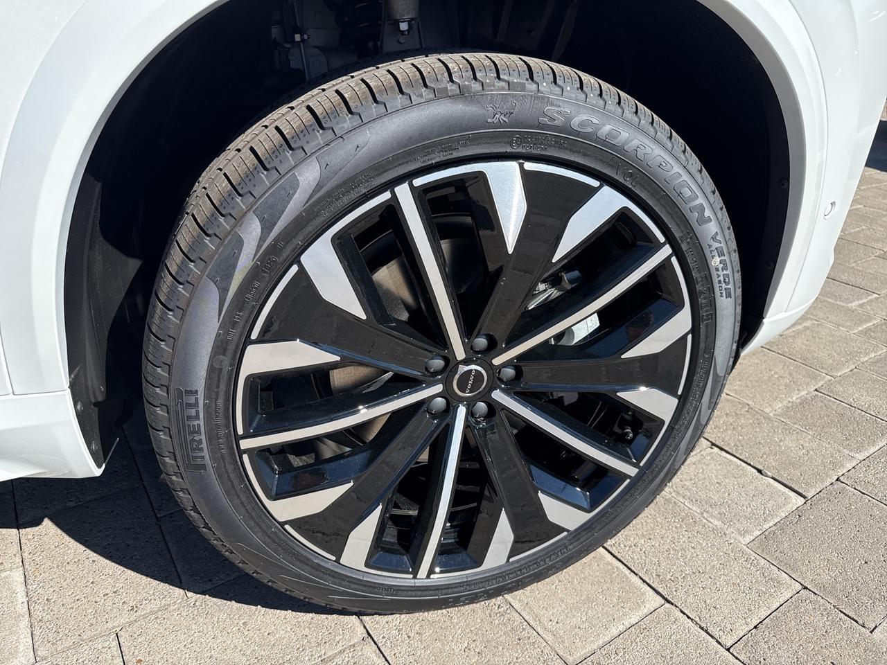 2026 Volvo XC90 B6 Plus 7-Seater Bend OR