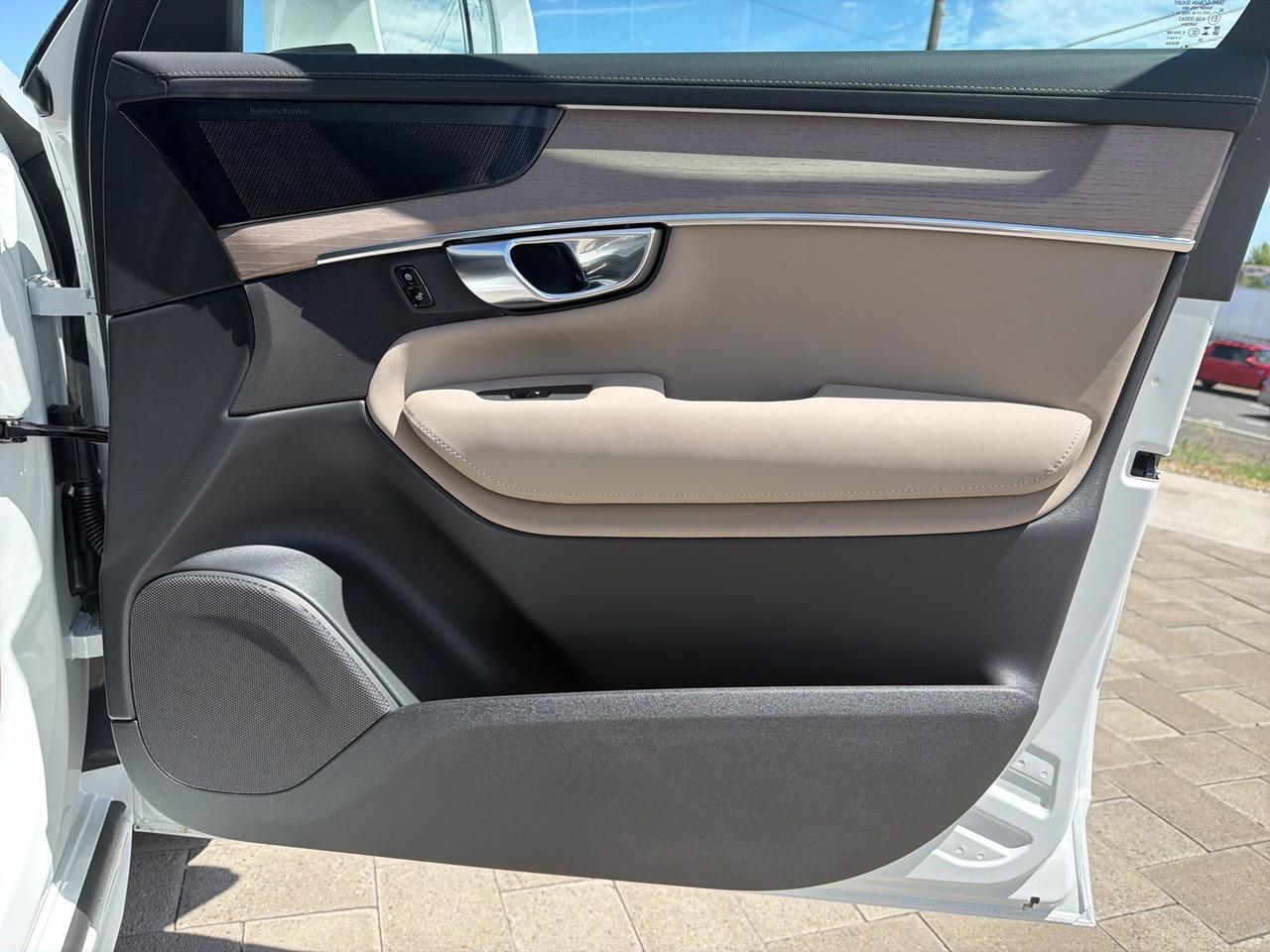 2026 Volvo XC90 B6 Plus 7-Seater Bend OR