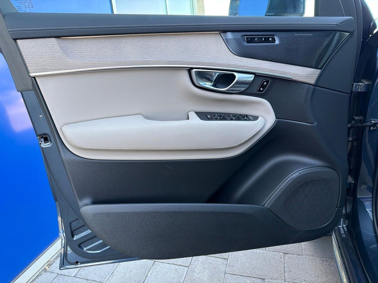 2026 Volvo XC90 B6 Plus 7-Seater Bend OR