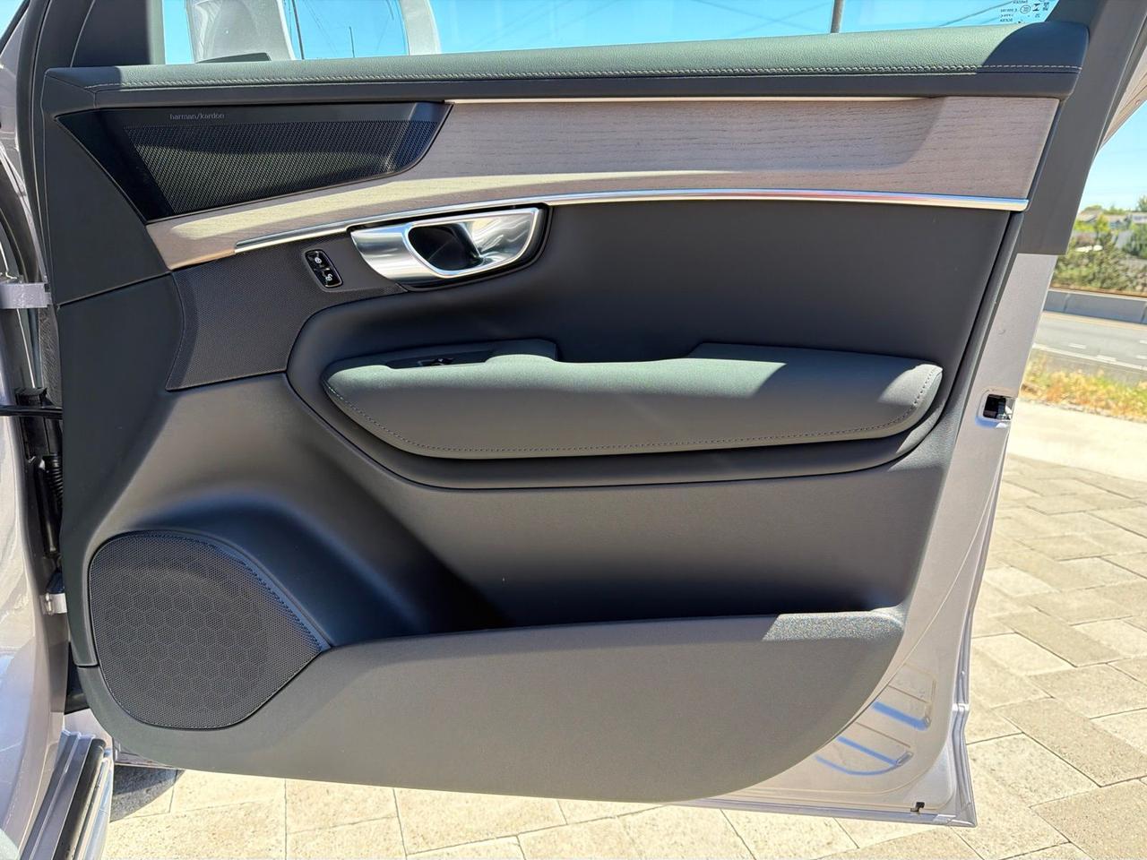 2026 Volvo XC90 B6 Plus 7-Seater Bend OR