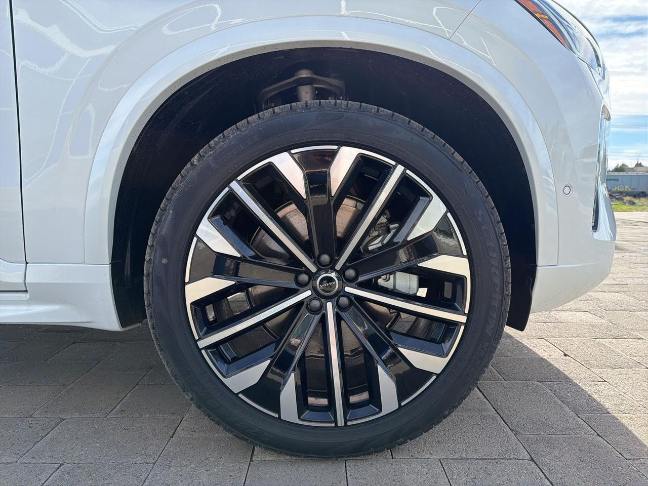 2026 Volvo XC90 B6 Plus 7-Seater Bend OR