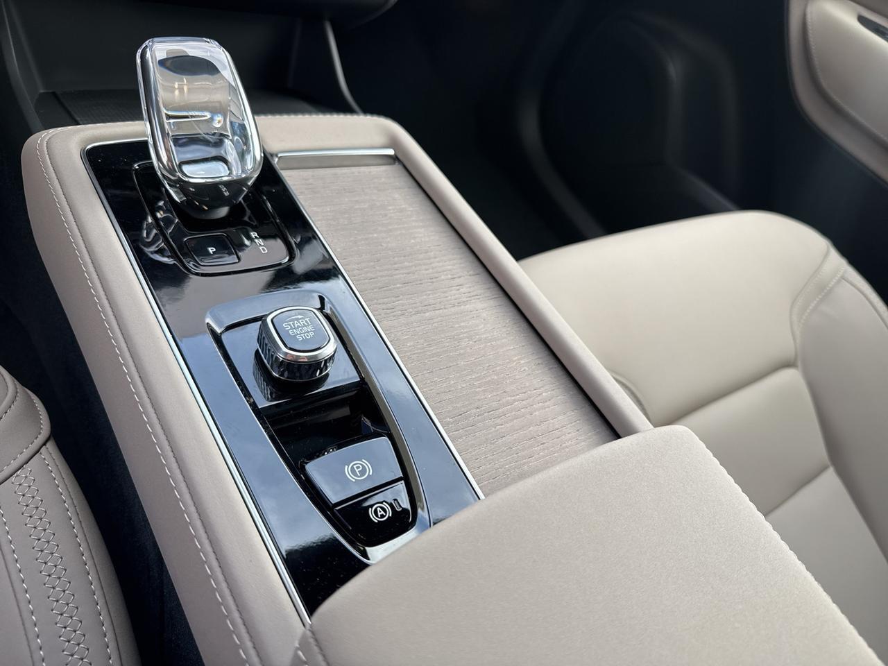 2026 Volvo XC90 B6 Plus 7-Seater Bend OR