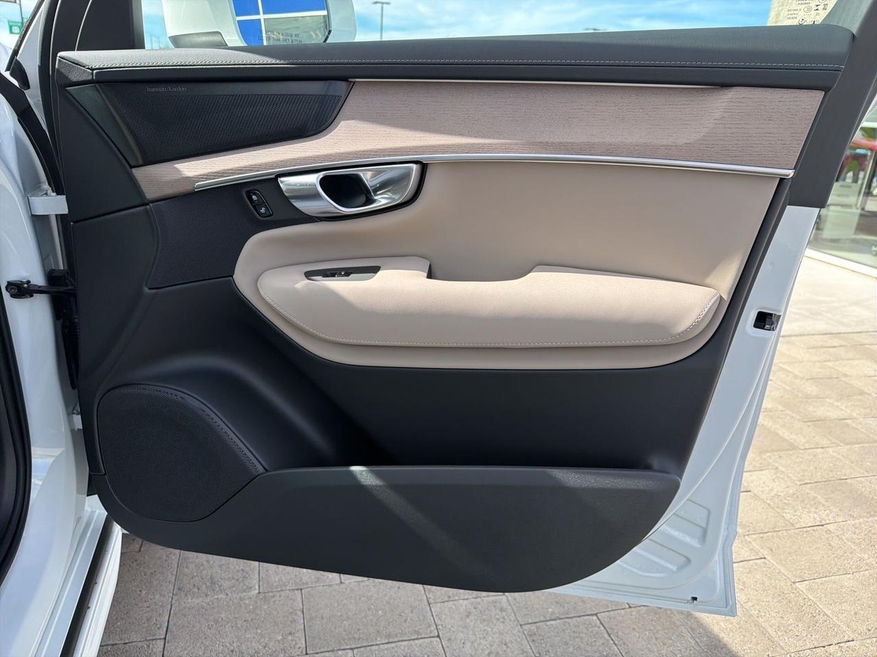 2026 Volvo XC90 B6 Plus 7-Seater Bend OR