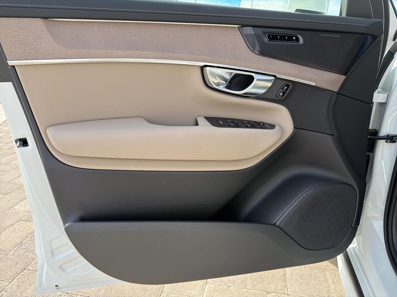 2026 Volvo XC90 B6 Plus 7-Seater Bend OR