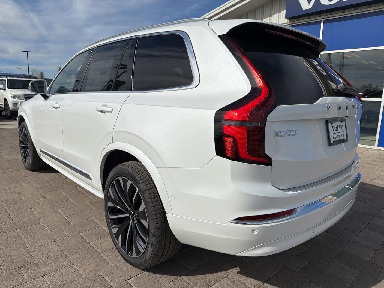 2026 Volvo XC90 B6 Plus 7-Seater Bend OR