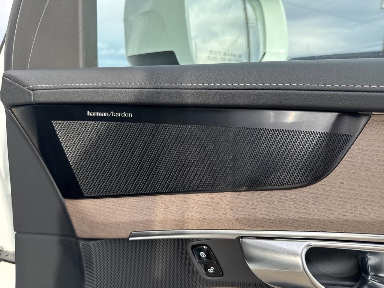 2026 Volvo XC90 B6 Plus 7-Seater Bend OR