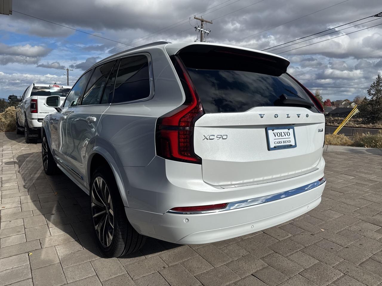 2026 Volvo XC90 B6 Plus 7-Seater Bend OR