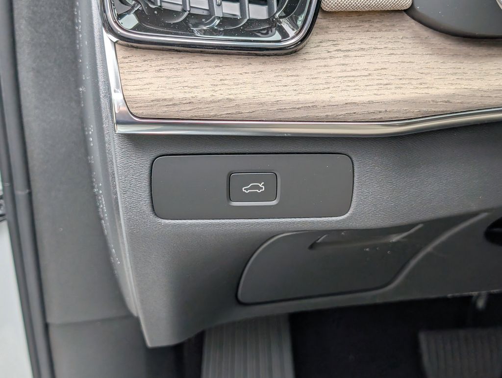 2026 Volvo XC90 B6 Plus 7-Seater Hunt Valley MD