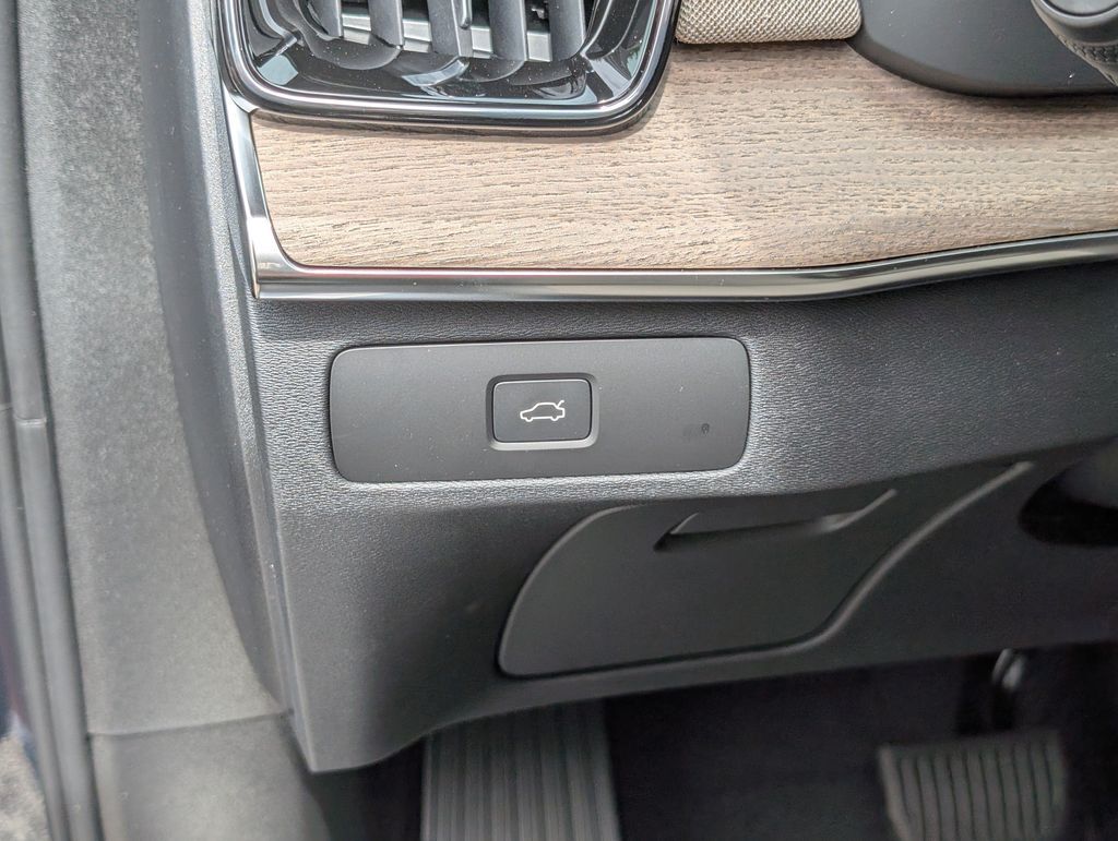 2026 Volvo XC90 B6 Plus 7-Seater Hunt Valley MD