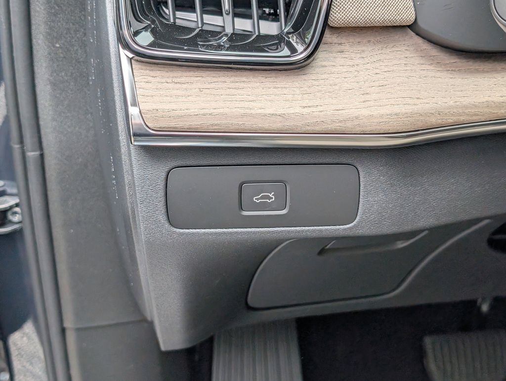 2026 Volvo XC90 B6 Plus 7-Seater Hunt Valley MD