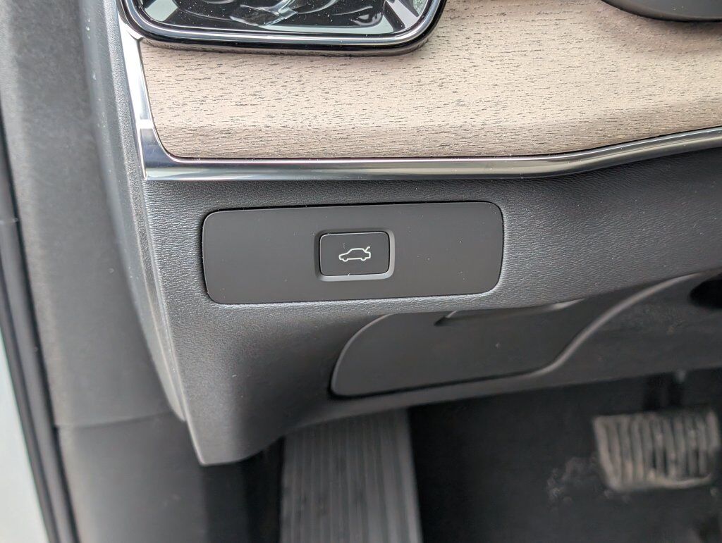 2026 Volvo XC90 B6 Plus 7-Seater Hunt Valley MD