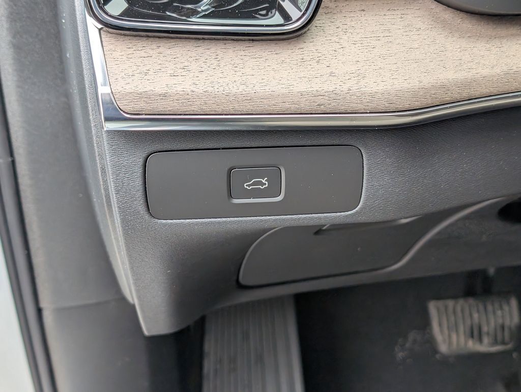 2026 Volvo XC90 B6 Plus 7-Seater Hunt Valley MD