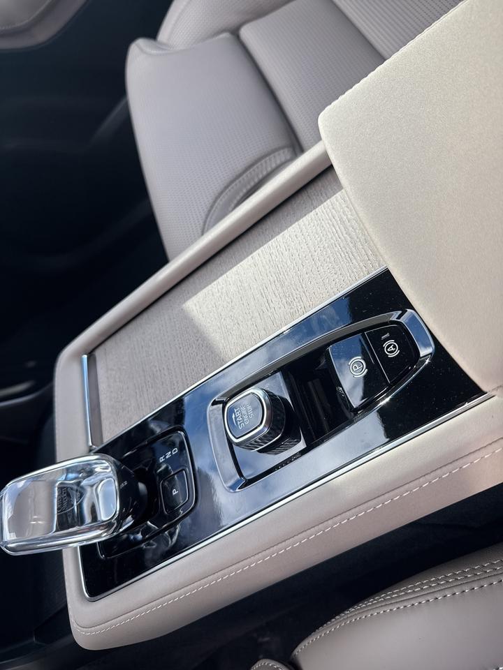 2026 Volvo XC90 B6 Ultra Bend OR