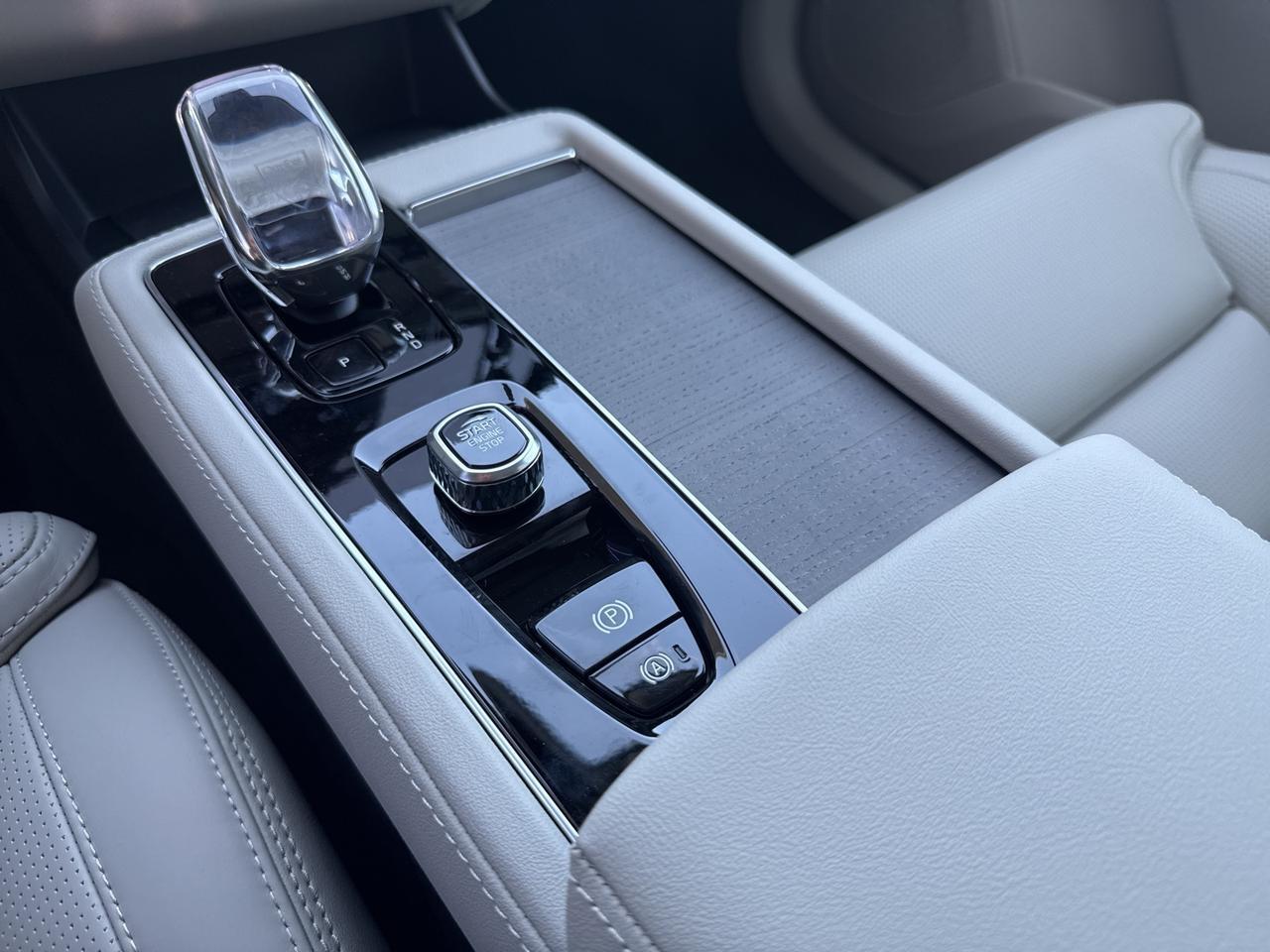 2026 Volvo XC90 B6 Ultra Bend OR