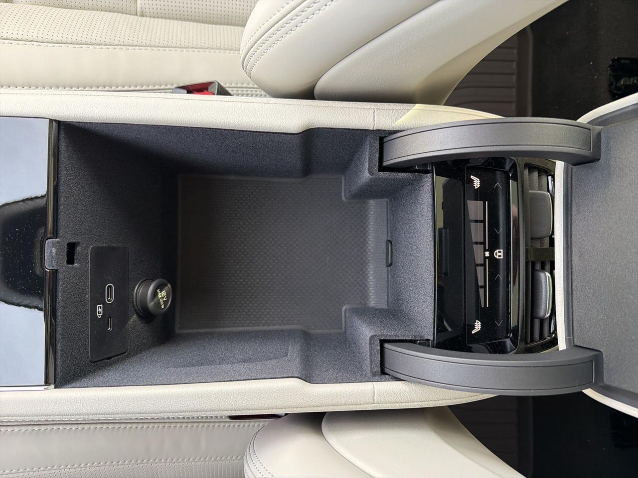 2026 Volvo XC90 B6 Ultra Bend OR