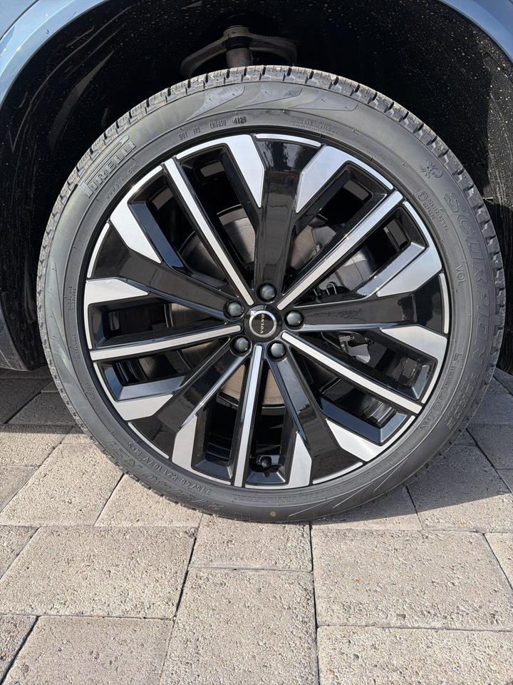 2026 Volvo XC90 B6 Ultra Bend OR